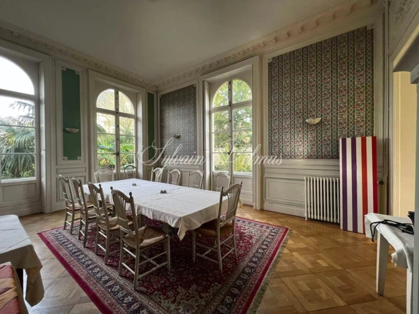 Propriete à vendre 25 pièces proche de POITIERS (86)