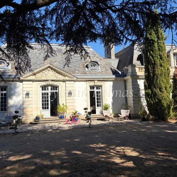 Propriete à vendre 10 pièces SAINT AVERTIN (37)