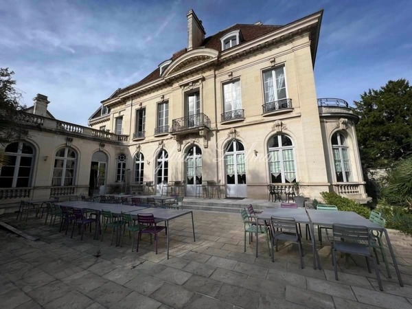 Propriete à vendre 25 pièces proche de POITIERS (86)