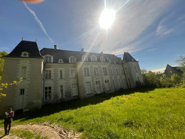 Propriete à vendre 17 pièces SAINT OUEN LES VIGNES (37)
