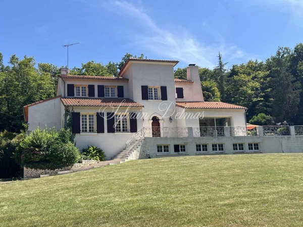 Maison à vendre 7 pièces proche de POITIERS (86)