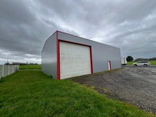 Ensemble immobilier hangars de stockages et bureaux à 35km de Tours