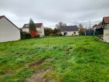 Beau terrain de 620 m2 à Amilly -prêt à bâtir votre future CHEZ VOUS!