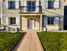 Maison duplex contemporaine avec prestations complètes et beaux volumes de 7 pièces AMILLY (45)