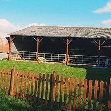 À VENDRE – DOMAINE IDÉAL ACTIVITÉ ÉQUESTRE OU AGRICOLE – À PROXIMITÉ DE VICHY