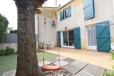 Dpt Bouches du Rhône (13), à vendre  maison P6 environ 90 m² avec jardin  