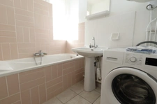 Dpt Bouches du Rhône (13), à louer MARSEILLE 9EME ARRONDISSEMENT appartement T3 meublé de 57m²avec balcons   