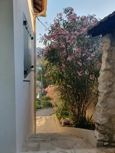 Dpt Bouches du Rhône (13), à vendre LA PENNE SUR HUVEAUNE VILLA P4 de 90 m² vue panoramique avec piscine,  studio en dépendance sur Terrain de 650 m² 