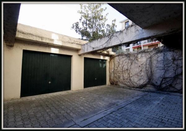 Dpt Bouches du Rhône (13), à vendre AIX EN PROVENCE Garage BOX
