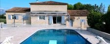 VILLA D’ARCHITECTE DE 235 M² – TERRAIN DE 4 000 M² – PISCINE À DEUX BASSINS – POOL-HOUSE – VUE PANORAMIQUE