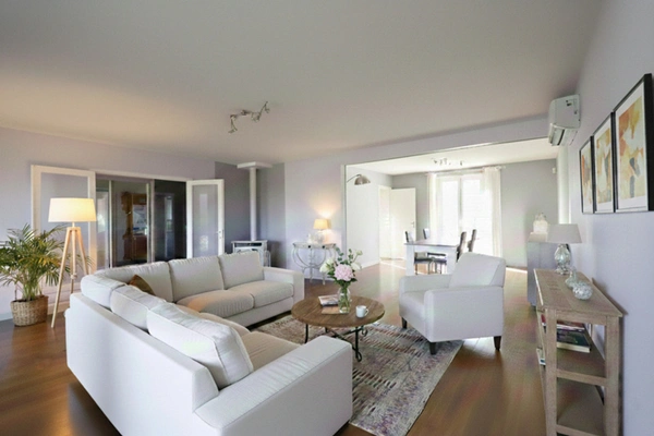 PONT-STE-MARIE : Plain-pied de 121 m² (DPE C) sur sous-sol total de 129 m² 