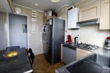Dpt Bouches du Rhône (13), à vendre appartement T4 avec terrasse fermée et loggia