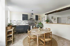 Dpt Yonne (89), à vendre  SAINT VINNEMER Maison rénovée 3 chambres + dépendances 60 m² – Potentiel extension >150 m² – Cœur de village, cour sans vis‑à‑vis