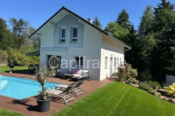 Magnifique maison récente 118m² - sous sol complet - piscine chauffée, sur axe Annecy Genève