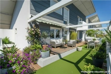 Rare 5-room penthouse apartment with unobstructed views, garage available, in the heart of ANNECY (74)