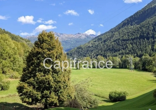 T3 de 113m² avec 2 grands garages proche BOURG-SAINT- MAURICE (73)