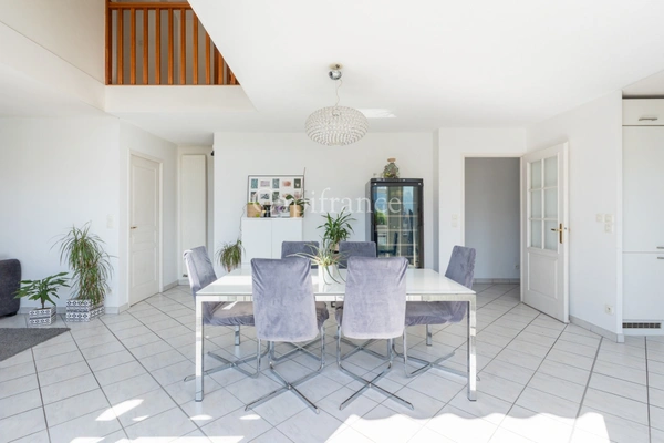 Rare T5 duplex en attique, garage, hypercentre ANNECY (74)