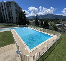 Rare appartement de 108 m² au dernier étage avec T1 bis indépendant – Centre-ville d’Aix-les-Bains (73)