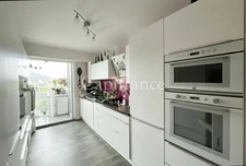 Appartement T2 de 69 m², dernier étage avec balcons, cave et garage locatif – Hypercentre Aix-les-Bains (73)