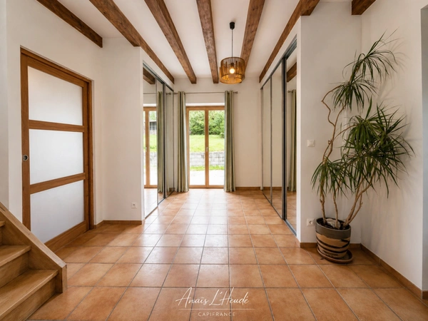 PROPRIÉTÉ D’EXCEPTION – PRÈS DE 300 m² – 2,7 HECTARES – LOGEMENTS INDEPENDANTS