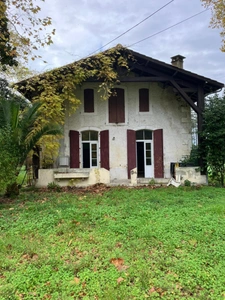 Un domaine de pierre de 160 m² env. à rénover sur 15950 m² de forets préservées, Un havre rare entre ciel et pins !