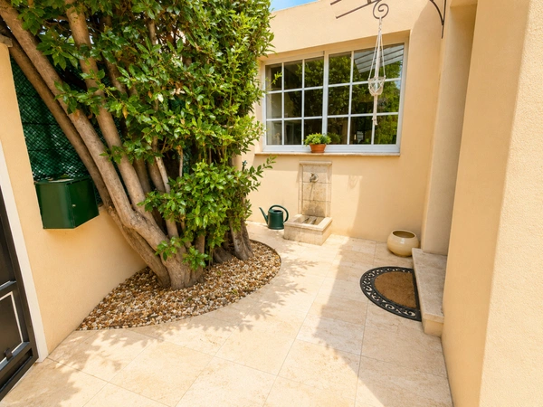 ANTIBES – VILLA DE CHARME 90 M² – 3 CHAMBRES – PROCHE CENTRE-VILLE (06)