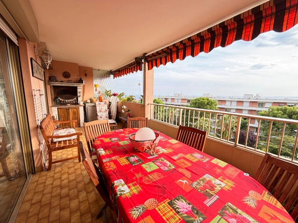 Appartement à vendre 3 pièces vue mer  NICE, corniche fleurie (06)