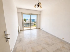 Appartement à vendre 4 pièces, cave et garage ANTIBES (06)