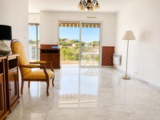 Appartement à vendre 4 pièces, cave et garage ANTIBES (06)