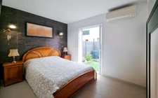 À vendre à Fréjus (83), dans le Var : magnifique rez-de-villa de 4 pièces, indépendant avec jardin privatif de 193 m², proche plages et Port-Fréjus. Confort moderne, calme et prestations de qualité