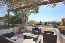  Villa for sale with sea view in Golfe Juan (06)