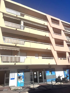 VALLAURIS Deux pièces avec cave et parking