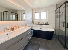Maison à vendre 8 pièces PREVESSIN MOENS (01)