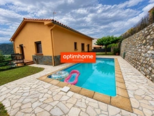 Maison 4 faces 4 pièces avec piscine à Codalet (66500)