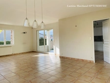 Maison 4 faces de plain pieds 4 chambres et piscine à Nefiach