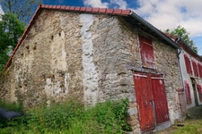 Maison de 105 m² - 5 pièces - 3 Chambres - 1 Grange - 1 dépendance-  Terrain de 648 m² - DOMPIERRE LES EGLISES 87190 
