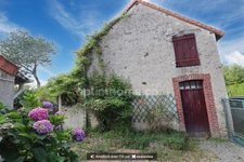 Maison de Village 87 m²- 4 Pièces - 2 Chambres - Gite à rénover - Grange - Dépendances sur parcelle de 1238 m² - SAINT LEGER MAGNAZEIX 87190