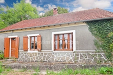 Maison de Campagne PLAIN PIEDS - 53m² - 3 pièces - 1 chambre - sur parcelle de terrain -637 m²   SAINT LEGER MAGNAZEIX (87)