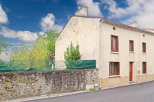 Maison Individuelle de  Centre Bourg - 5 pièces  - 4 chambres - Terrain de 505 m² - MAGNAC LAVAL   (87) 