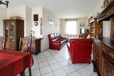 MAISON 135 m² - 7 Pièces - 4 CHAMBRES - sur Sous Sol Aménagé avec GARAGE sur Terrain de 792 m² 