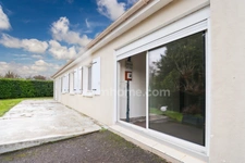 Maison de plain Pied de 104 m² - 7 pièces -  5 chambres - Véranda - Garage - sur parcelle de Terrain Clos de 1500 m² - MAGNAC LAVAL (87)