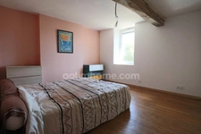 Maison de Village 87 m²- 4 Pièces - 2 Chambres - Gite à rénover - Grange - Dépendances sur parcelle de 1238 m² - SAINT LEGER MAGNAZEIX 87190