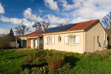 Maison contemporaine de Plain Pieds de 107 m² avec Piscine - 6 Pièces - 4 Chambres - Garage - Carport - Terrain 3525 m² - DROUX (87190)
