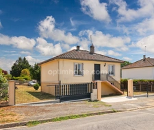 Maison Individuelle sur sous-sol de 65 m² environ - 4 pièces - 1 voir 2 Chambres - Garage -Parcelle 700 m² -MAGNAC LAVAL (87)