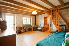 Maison 5 pièces 85 m² plain pied   - 2 chambres - sur parcelle terrain de 900 m²  + grange MAGNAC LAVAL (87)