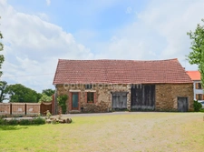 Propriété de Charme - Gîte de 103 m² - Capacité 12 personnes - 4 Chambres - Piscine et dépendances - terrain 11 500 m² environ  ARNAC LA POSTE (87)