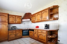 MAISON 135 m² - 7 Pièces - 4 CHAMBRES - sur Sous Sol Aménagé avec GARAGE sur Terrain de 792 m² 