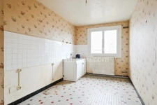 Immeuble de rapport à vendre à CHATEAUPONSAC (Haute-Vienne) - 2 Appartements Type F3 - 4 Garages 