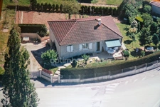 Maison sur semi-sous sol enterrée de 87 m² - 5 pièces - 3 Chambres - Garage - Terrain de 655 m² - MAGNAC LAVAL (87)
