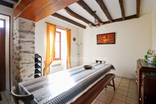 Propriété de Charme - Gîte de 103 m² - Capacité 12 personnes - 4 Chambres - Piscine et dépendances - terrain 11 500 m² environ  ARNAC LA POSTE (87)